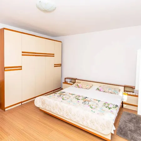 Sunny And Sleek Kastel Novi With Terrace *