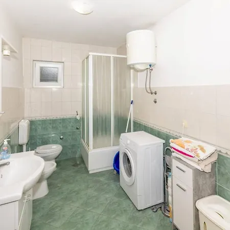 Sunny And Sleek Kastel Novi With Terrace Appartamento *